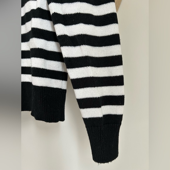 Banana Republic Striped Sweater - Picture 5 of 6